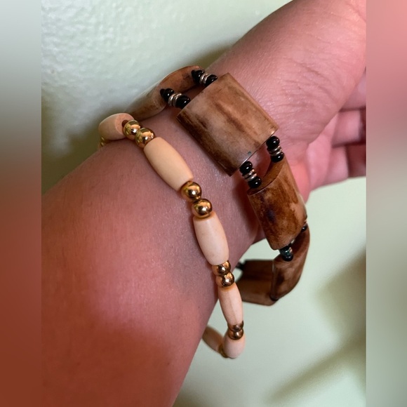 Elegant Brown and Cream Bracelet Set - Picture 2 of 5